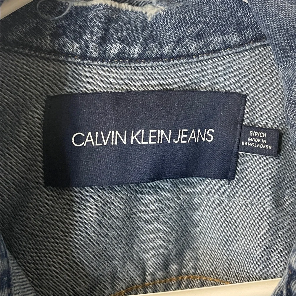 Calvin Klein Like New Men's Denim Jacket Acid Wash Patched Distressed Size Small
